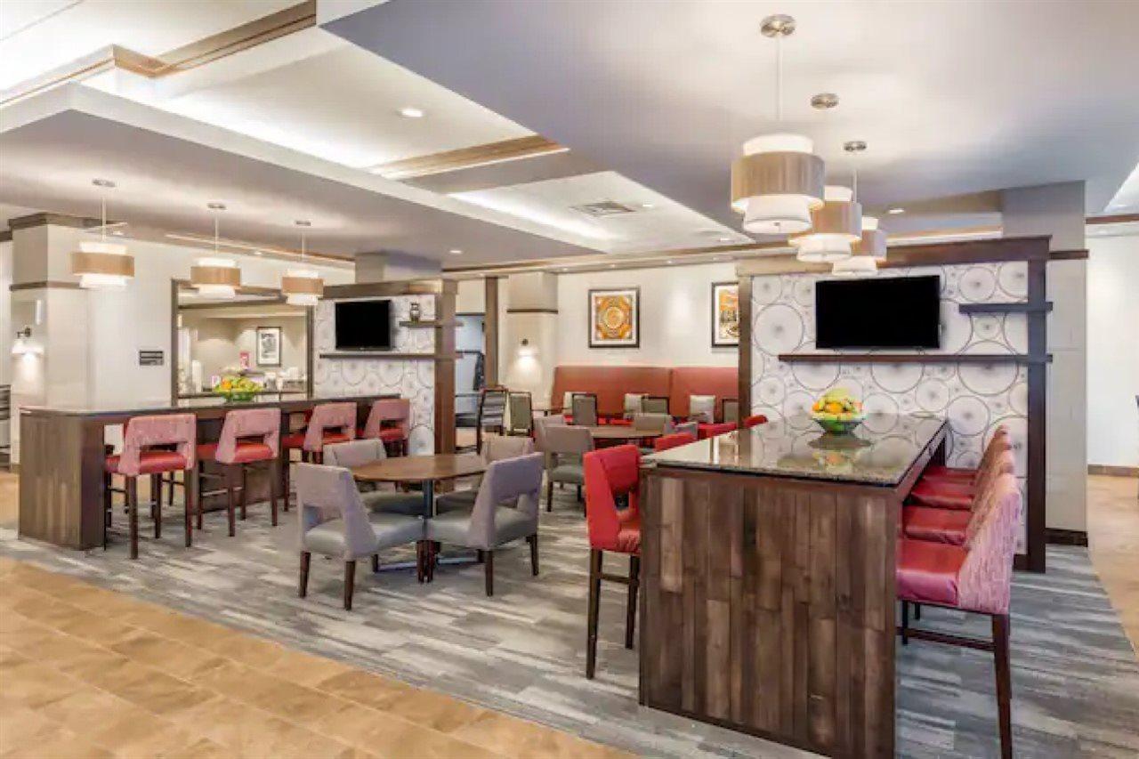 Hampton Inn & Suites Madison Downtown מראה חיצוני תמונה