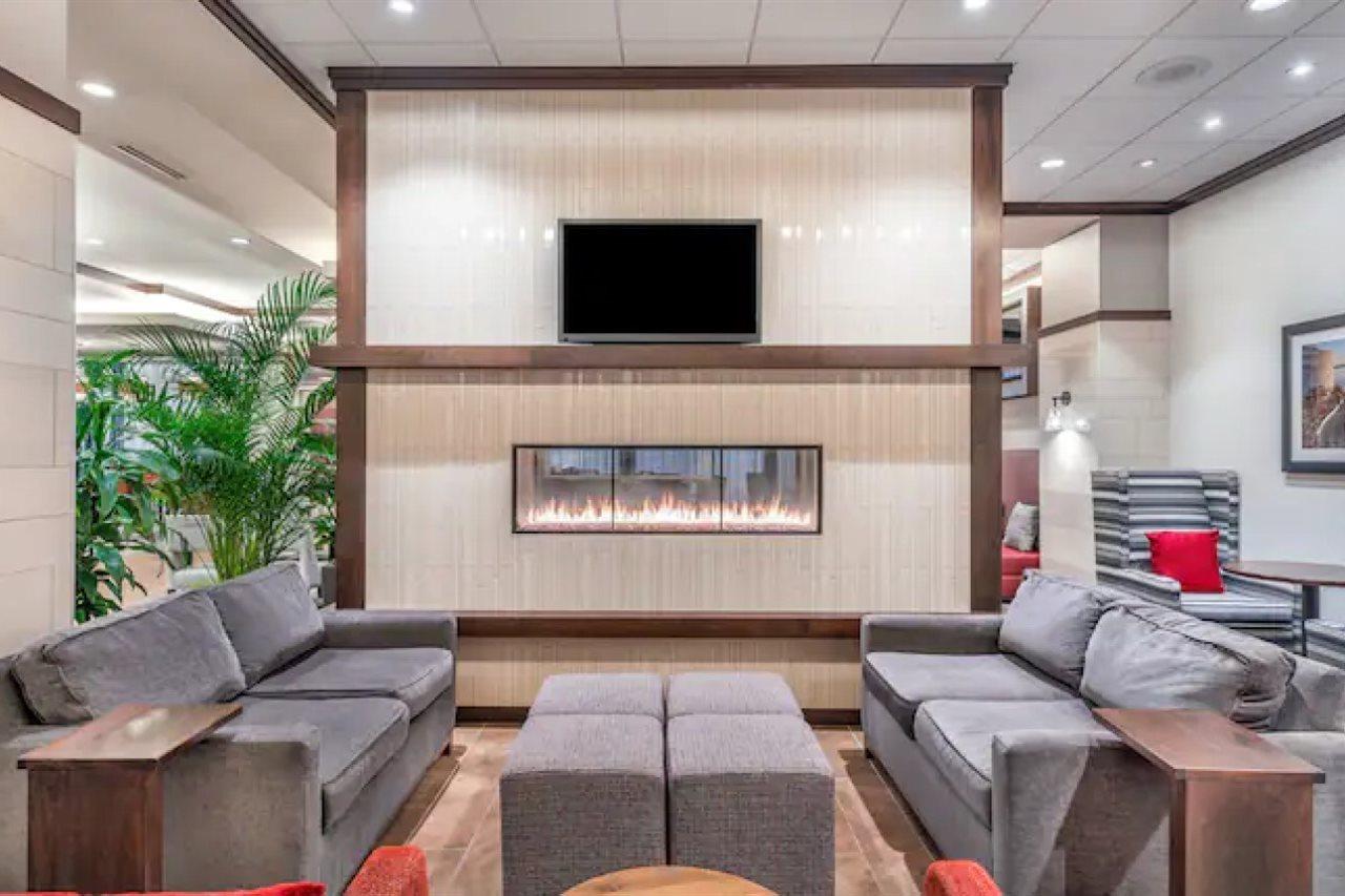 Hampton Inn & Suites Madison Downtown מראה חיצוני תמונה