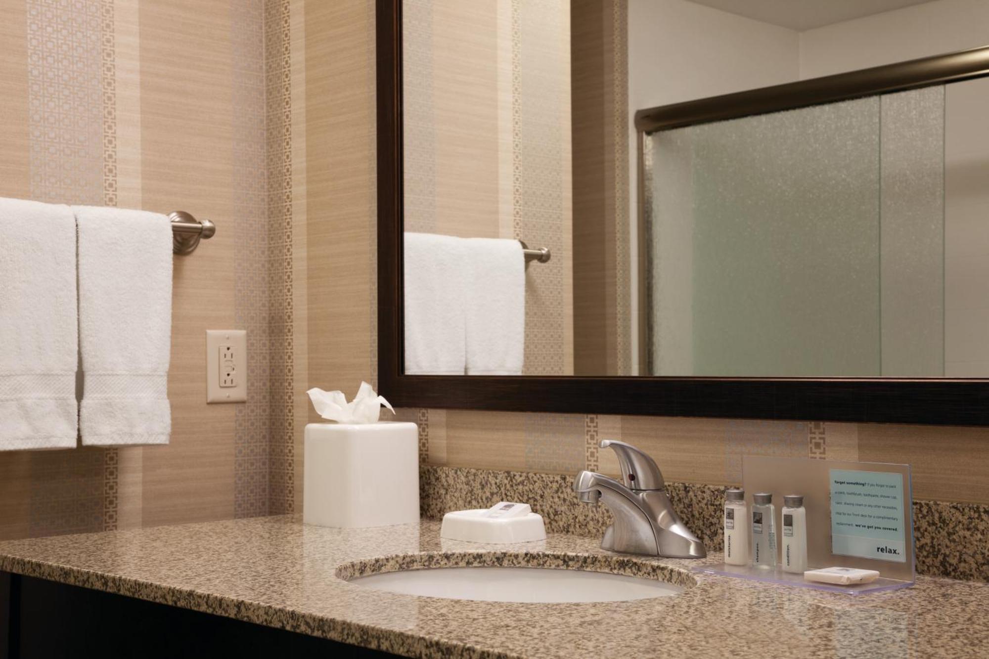 Hampton Inn & Suites Madison Downtown מראה חיצוני תמונה