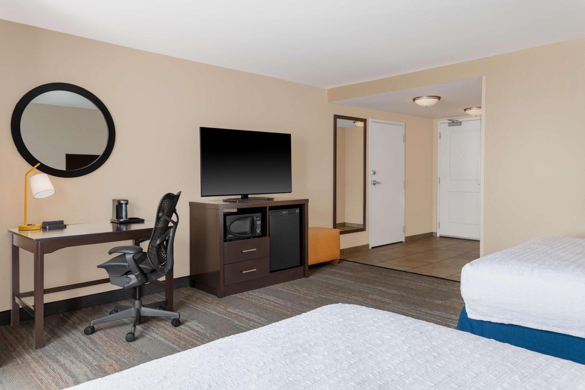 Hampton Inn & Suites Madison Downtown מראה חיצוני תמונה