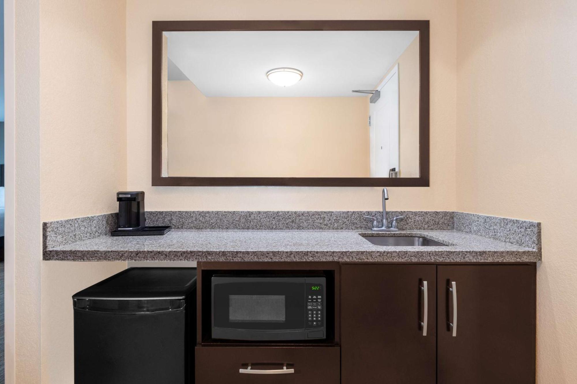 Hampton Inn & Suites Madison Downtown מראה חיצוני תמונה