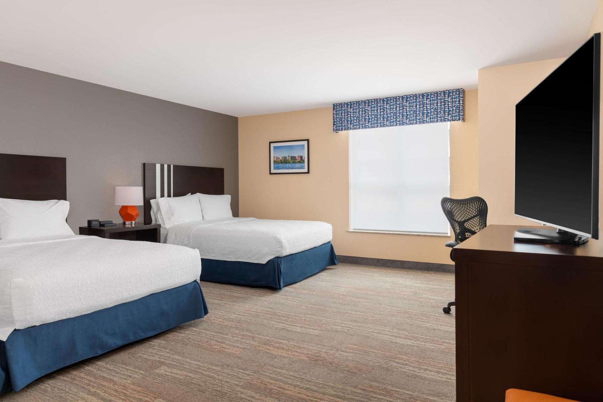 Hampton Inn & Suites Madison Downtown מראה חיצוני תמונה