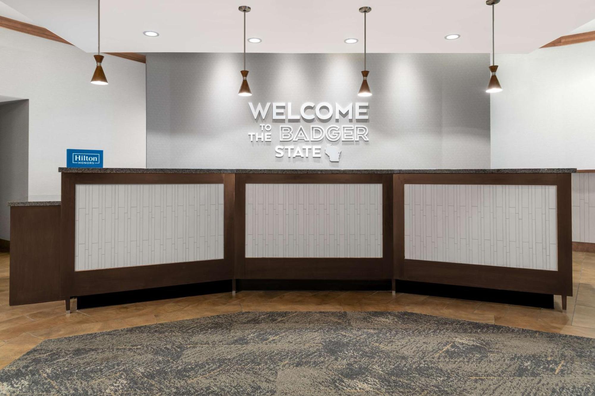 Hampton Inn & Suites Madison Downtown מראה חיצוני תמונה