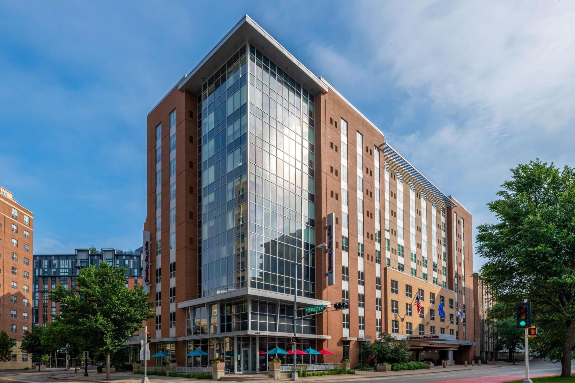 Hampton Inn & Suites Madison Downtown מראה חיצוני תמונה